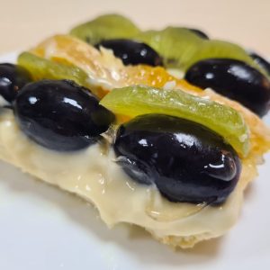 Tarta cu fructe si crema de vanilie