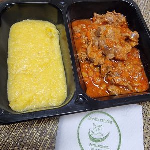 Tocanita de pipote cu mamaliguta