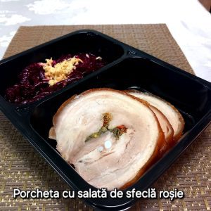 Porchetta la cuptor cu salata asortata/ de sfecla rosie/ cu piure de telina